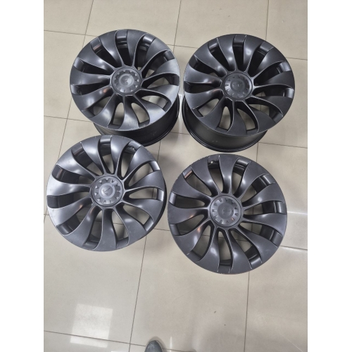Б/У оригінальні диски R21 Tesla Y Uberturbine (1188227-00-B 1188226-00-B)