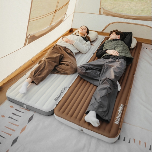 Матрац туристичний надувний одномісний  Naturehike CNK2450WS035, 198х68х9.5 см, білий із вбудованою помпою для надування