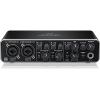 Мікшерний підсилювач BEHRINGER UMC204HD Мікшерний підсилювач BEHRINGER UMC204HD