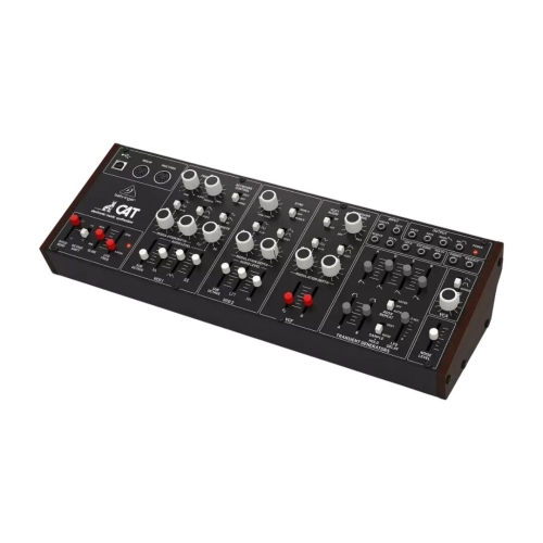 Аналоговий синтезатор BEHRINGER CAT