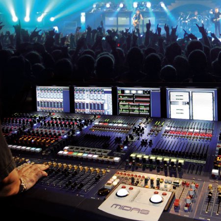 Цифровой коммутационный блок BEHRINGER S16 EU
