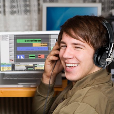 Комплект для звукозаписи BEHRINGER U-PHORIA STUDIO PRO