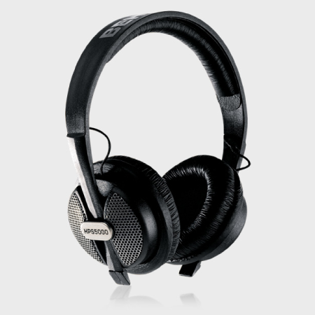Комплект для звукозаписи BEHRINGER U-PHORIA STUDIO PRO